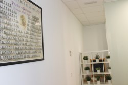 Entrada a la sala de espera del Centro de Psicología